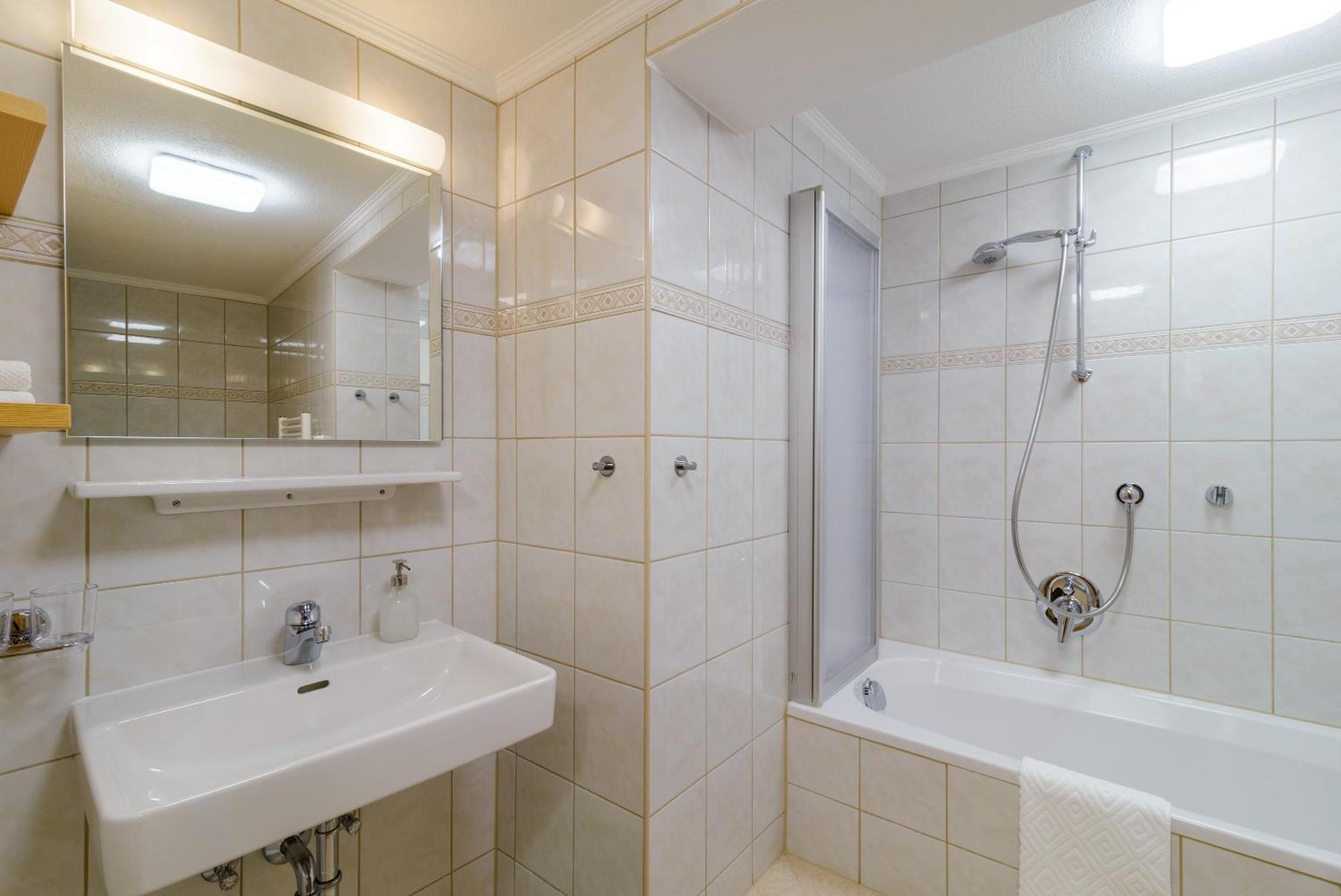 Haus St. Bernard Apartment Pettneu am Arlberg Ngoại thất bức ảnh